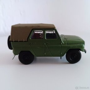 Prodám kovový model 1:43 UAZ - 5