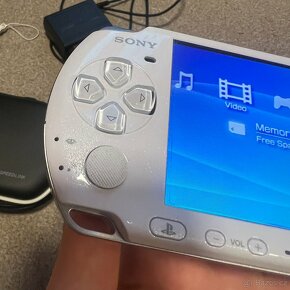 Sony PSP 3004 - Pearl White - 5