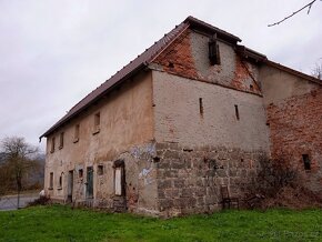 Prodej rodinného domu před rekonstrukcí v obci Víska, s poze - 5