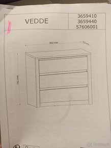 Prodám šatní skříň a komodu VEDDE - 5