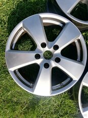 TOUAREG 18"ALU KOLA S ROZTEČÍ 5X130 - 5