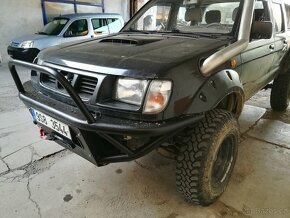 Pevnostní nárazník Nissan Navara D22 - 5