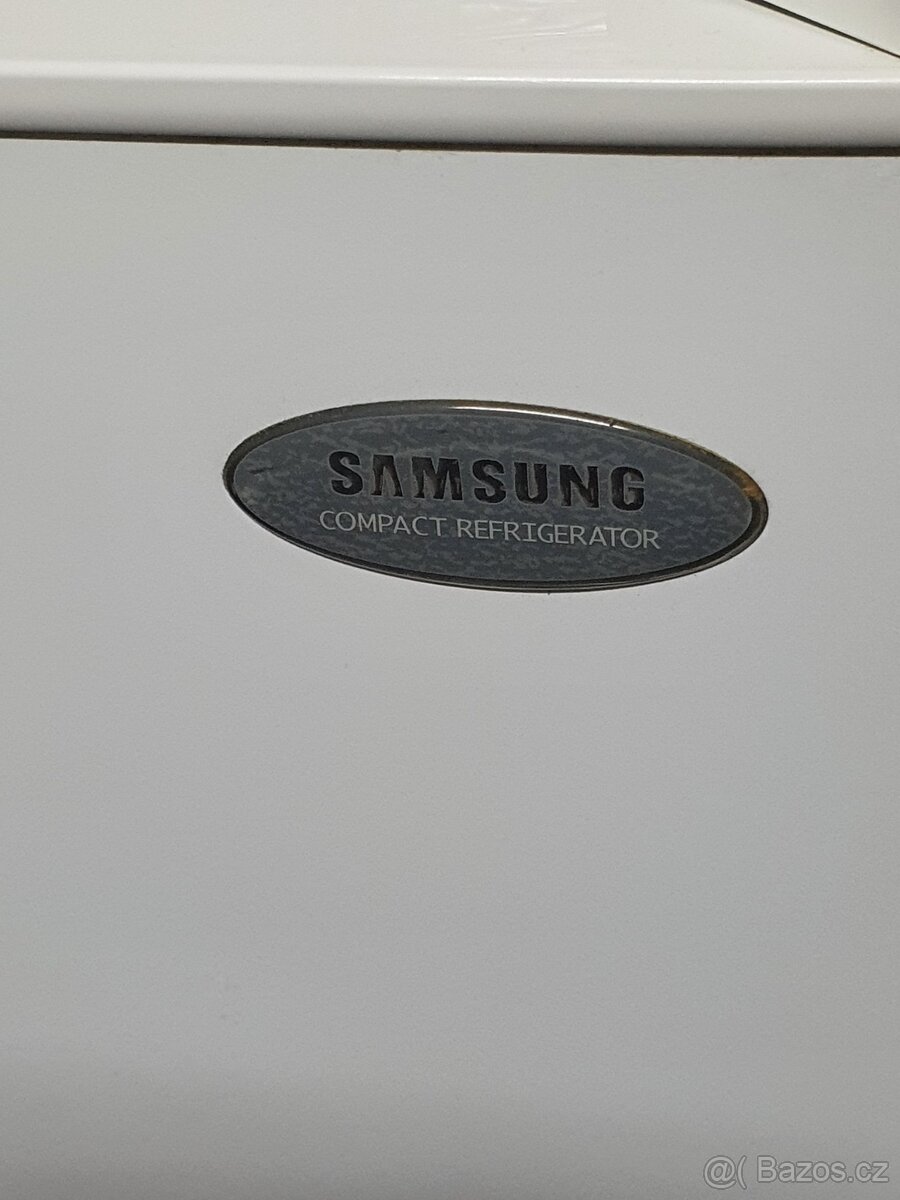51cm  tř.A+  MINI lednice Samsung - 6