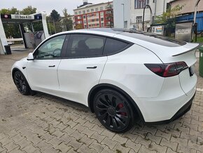 Tesla Model Y Performance Berlín - 6