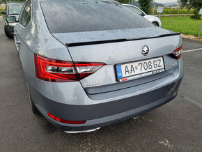 SKODA SUPERB 3 spoiler RS kridlo lipko na kufor - 6