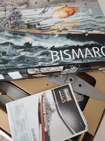 MODEL LODĚ BISMARCK REVELL 1:350 KE SLEPENÍ - 6