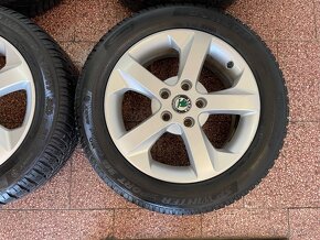 Originalní ALU kola Škoda 5x112 r16 zimní pneu 7mm - 6