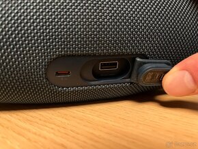 JBL Charge 5 modrý - bezdrátový bluetooth reproduktor - 6