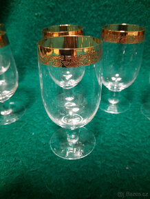 Sada sklenic, pohárů a panáků se zlatavými vzory - 6