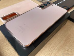 Samsung Galaxy S22 S901B 8GB/128GB, v růžové barvě - 6