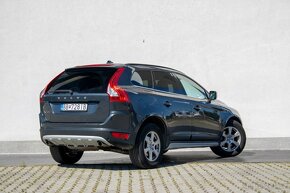 Volvo XC60 2.4D AWD Momentum Geartronic - 6