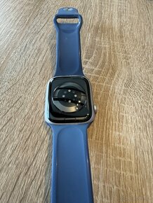 Apple Watch S7 silver hliníkové - 6