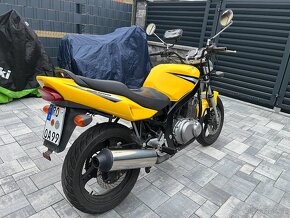 Suzuki GS 500 - 6