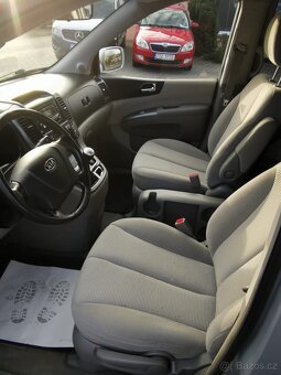 Kia Carnival 2.9 - 6