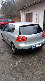 VW Golf 5 1.6 FSI  Rok 2006  6 kvalt  STK do 06/2026 - 6