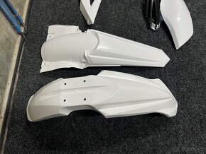 Nová sada plastů Yamaha 2010-2013 - 6