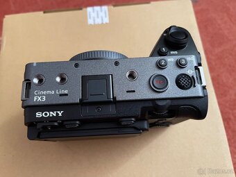 Sony FX3 - kompletní natáčecí set v záruce - 6