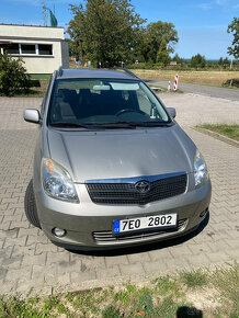 Toyota Corolla Verso 2,0 D4D 66kW,  2004 - 6