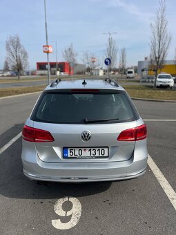 VW Volkswagen Passat B7 - 6