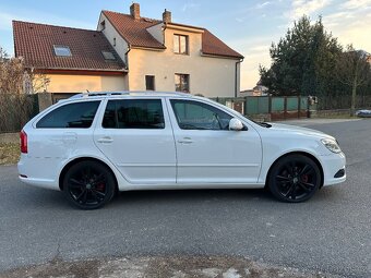 ŠKODA OCTAVIA COMBI RS 2.0 TDI 125 kW RV 2010 - 6