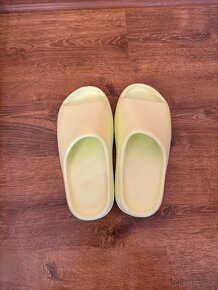 adidas Yeezy Slide Glow Green - 6