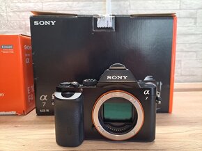 Sony Alpha A7 s objektivem Sony E 10-18mm f/4 OSS s přísluše - 6