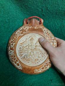 Zdobený keramický měch/nádoba s motivem hradu Karlštejn - 6