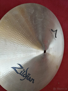 Zildjian 16" A Medium Thin Crash - 6