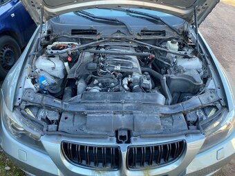 BMW 3 E90 330D - 6