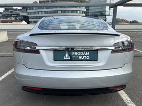 Tesla model S 90D - 6