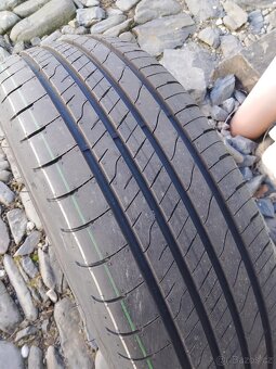 Prodám letní pneumatiky Goodyear 215/60/R17 - 6