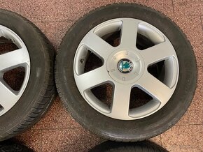 Originalní ALU kola Škoda 5x112 r16 zimní pneu 6mm - 6