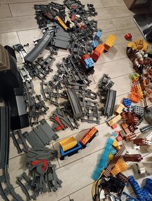 Lego DUPLO hromada kostek, dílů z různých sad, vlak 12 kg - 6