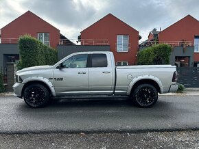 DODGE RAM HEMI 2016 QUAD CAB 6 míst - 6