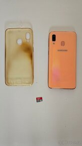 Samsung Galaxy A40 Dual SIM - pěkný stav - 6