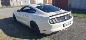 Ford Mustang GT 5,0L V8 - 6