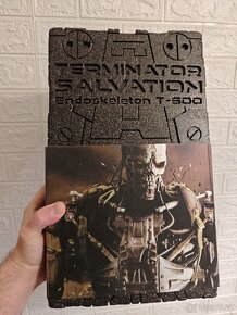 Hot Toys Terminator T600 - 6