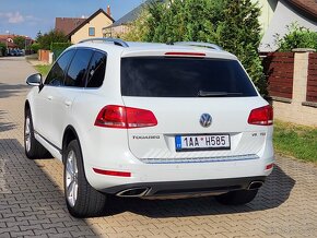 VW Touareg 3.0TDI 180kW 4x4 Aut. 2012 vzduch kůže - 6