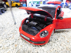 model auta 1:18 VW New beetle od Welly - 6