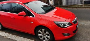 Opel Astra J 1.6 T, kombi, benzín r.v. 2011 - 6