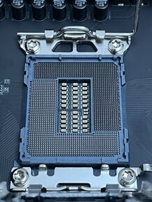 GIGABYTE Z790 GAMING X AX Socket 1700 Funkční,Záruka - 6