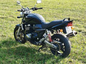 Suzuki GSX 1400 - 6