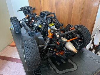 HPI Baja 5T 1:5 - RC model na benzín - 6