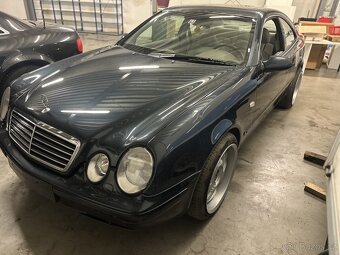 Mercedes-Benz CLK W208 3.2 V6 - 6