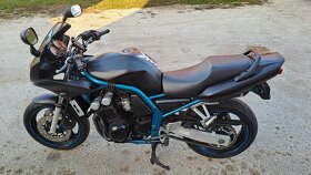 YAMAHA  FZS 600 - 6