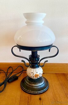 Stará lampa s porcelánem ve stylu petrolejky - 6