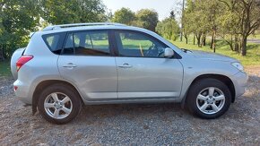 Toyota RAV4 2.0 vvti 112kw 4x4 automat ČR 71000km TOP STAV - 6