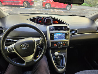 Toyota Verso 2.0D4d r.v 2013-koupeno nové v ČR - 6