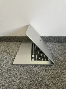 APPLE MACBOOK AIR 15” 2023 M2/256GB/8GB/BATERIE 100% - 6