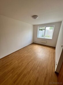 Pronájem bytu 2+kk 56m² se zahrádkou 63m² Jesenice - 6